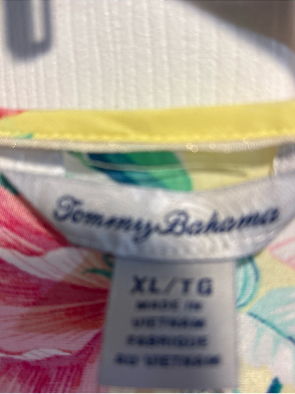 NWT Tommy Bahama XL Yellow Tropical Floral Tunic Blouse Hawaiian Resort Tropical - Picture 3 of 7